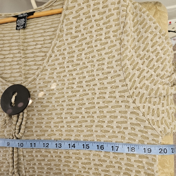 Dalin Women's Top Textured Boho Asymmetrical Hem Blouse - Picture 10 of 13